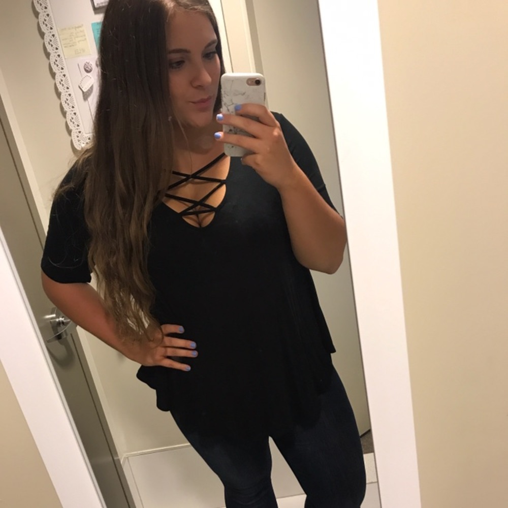 American Eagle 3/4 sleeve lace up top